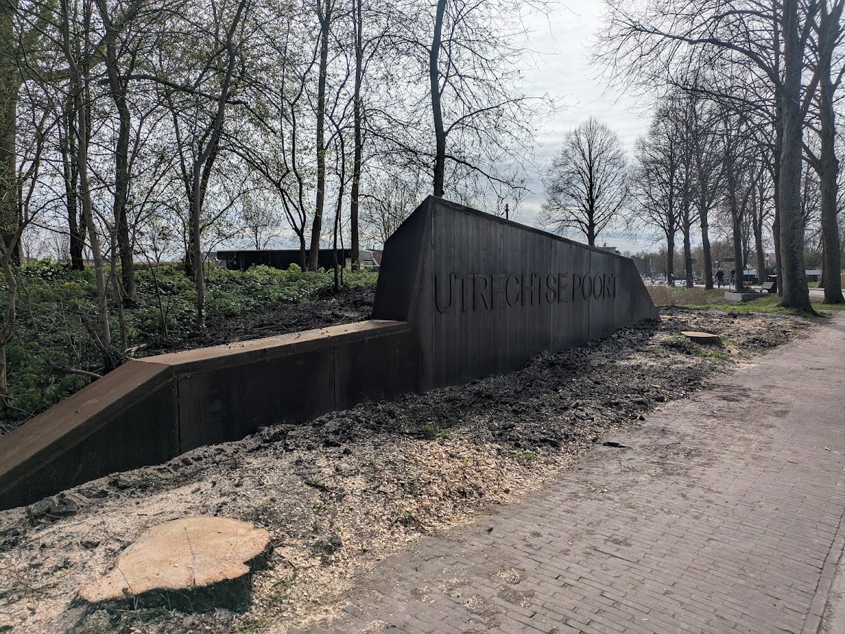 Utrechtse Poort, onjuist spatiegebruik?